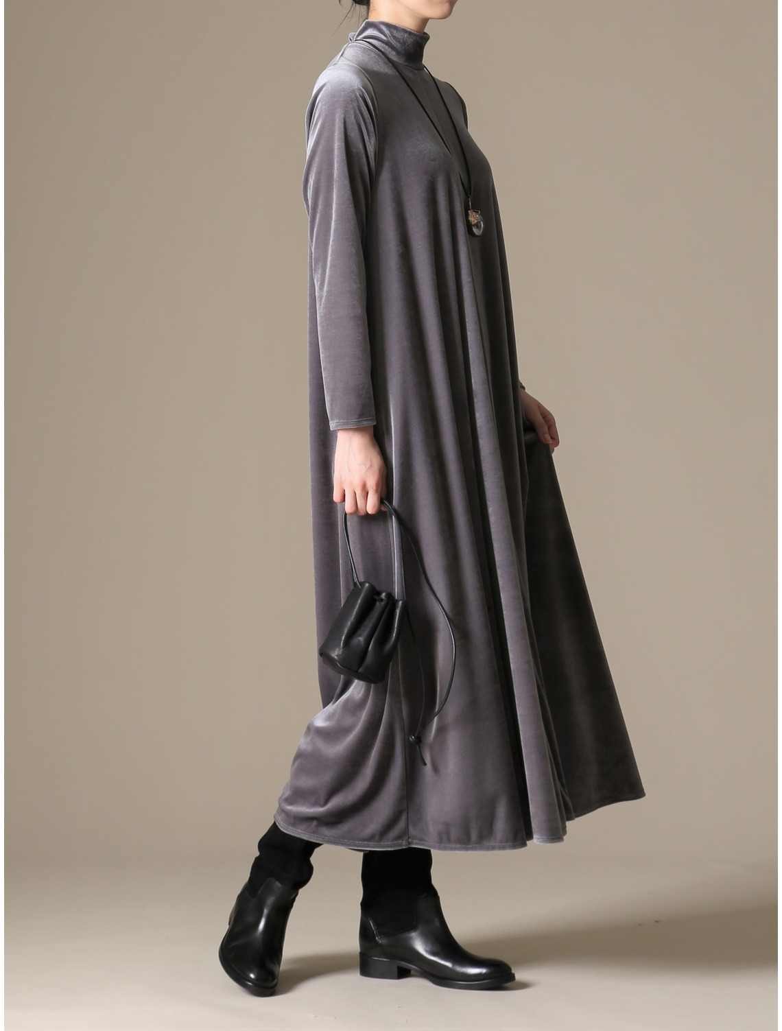 海外最新 新品タグ付き Glad News ベロアワンピース 公式