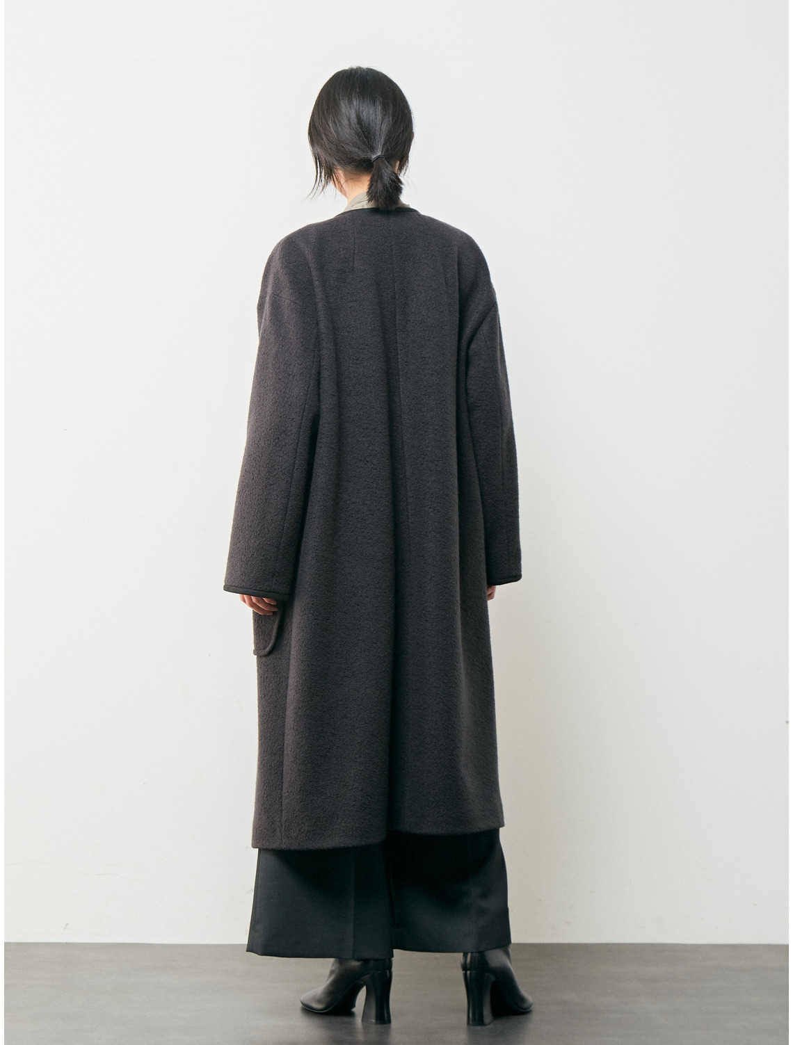 ノーカラーパイピングロングコート】｜PLAIN PEOPLE(プレインピープル