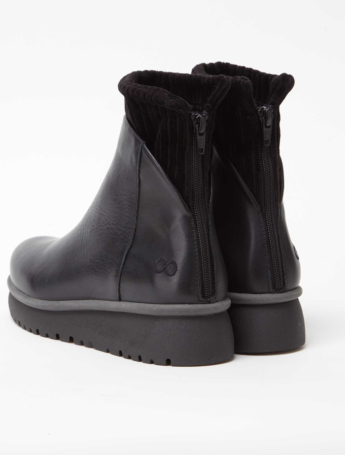 【15th ANNIVERSARY】【PATRIZIA BONFANTI for Plain People】レザーショートブーツ YAYA with infinity 詳細画像 ブラック 2