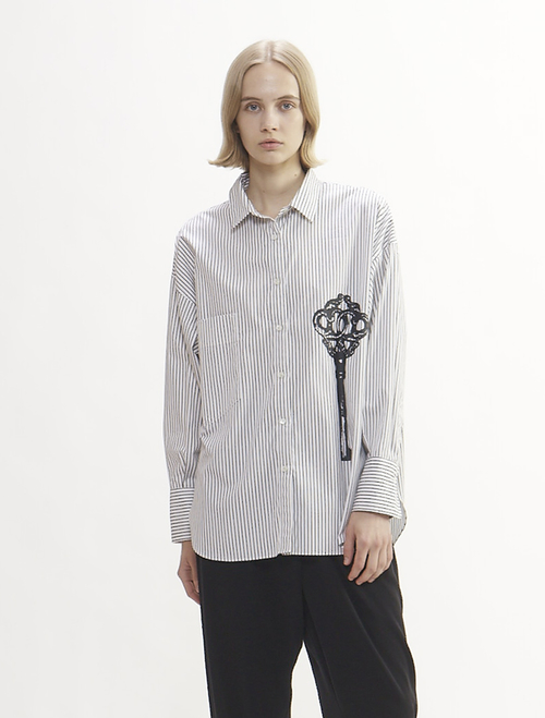 鍵プリントシャツ
