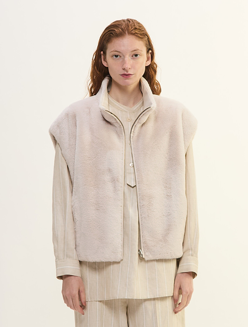 リバーシブルファーベスト