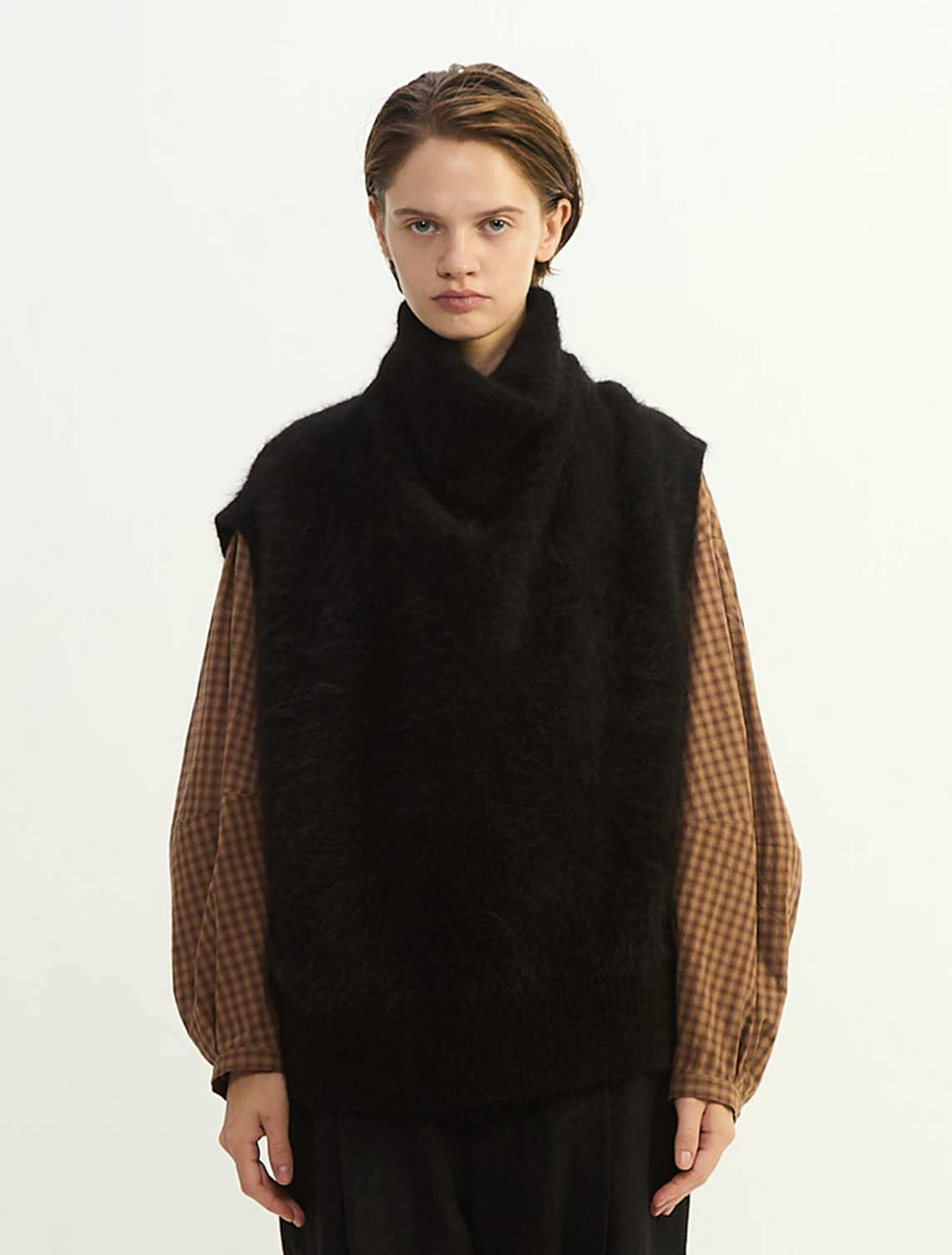 MONAアルパカニュアンスネックニットベスト】｜PLAIN PEOPLE(プレイン