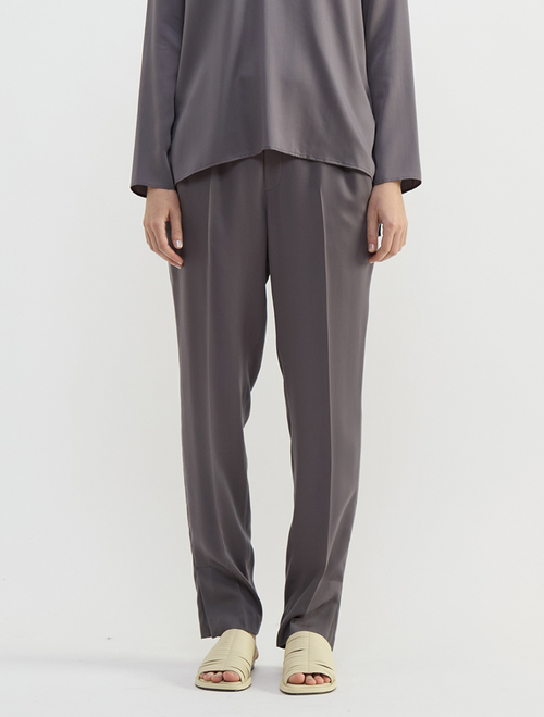 キュプラサテンストレートパンツ